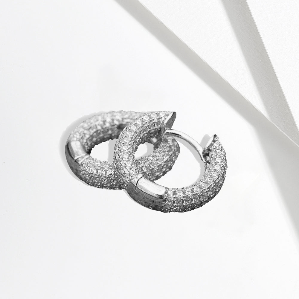 Cerchio Medium Moissanite Hoops