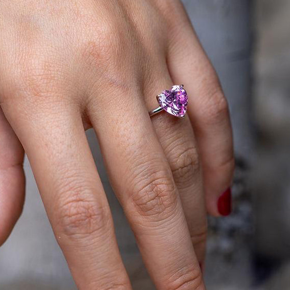 Cuore Heart Diamond Ring