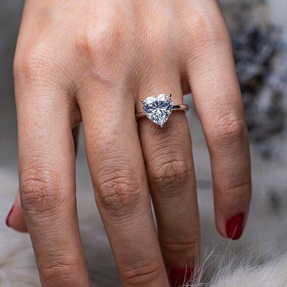 Cuore Heart Diamond Ring