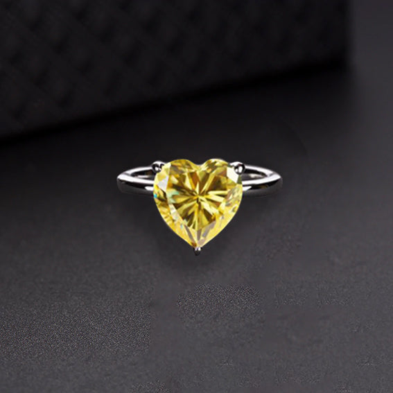 Cuore Heart Diamond Ring
