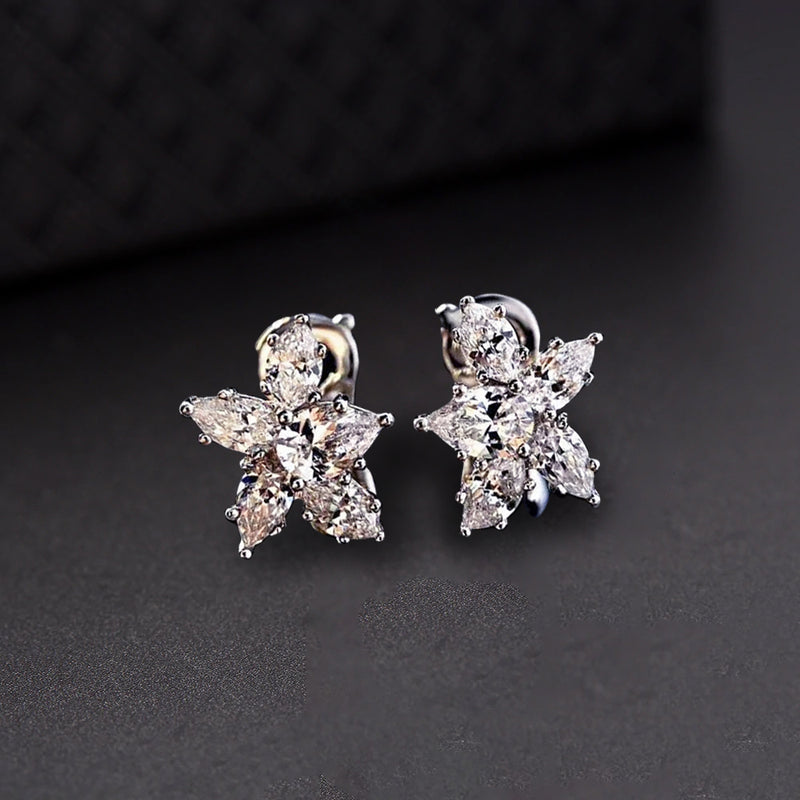 Giglio Flower Diamond Stud Earrings - £344