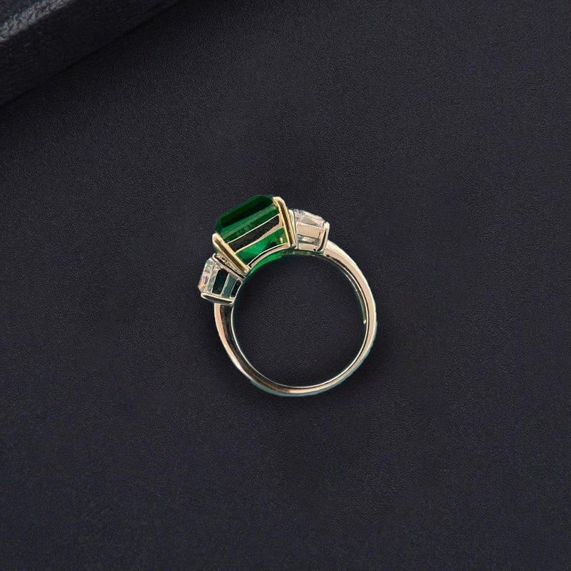 Unico Green Diamond Ring - £150