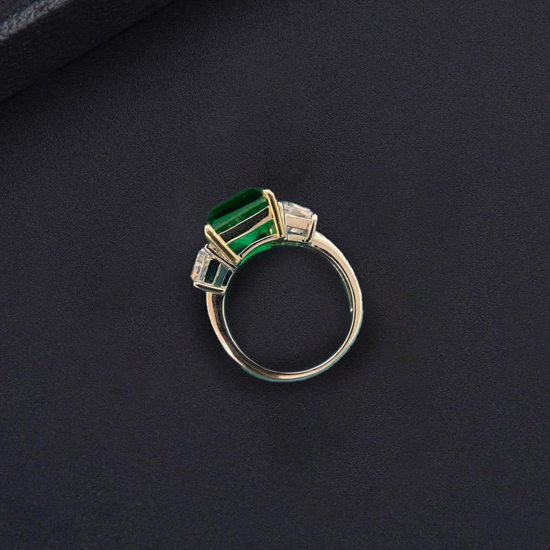 Unico Green Diamond Ring - £150