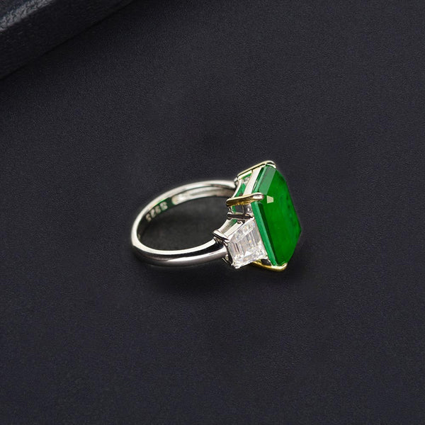 Unico Green Diamond Ring - £150